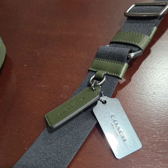 Coach Sullivan Pack In Signature Leather (Gunmetal/Dark Shamrock) - Picture 4 of 12